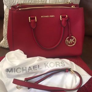 Michael Kors 💯 (Authentic) Sutton MD Satchel